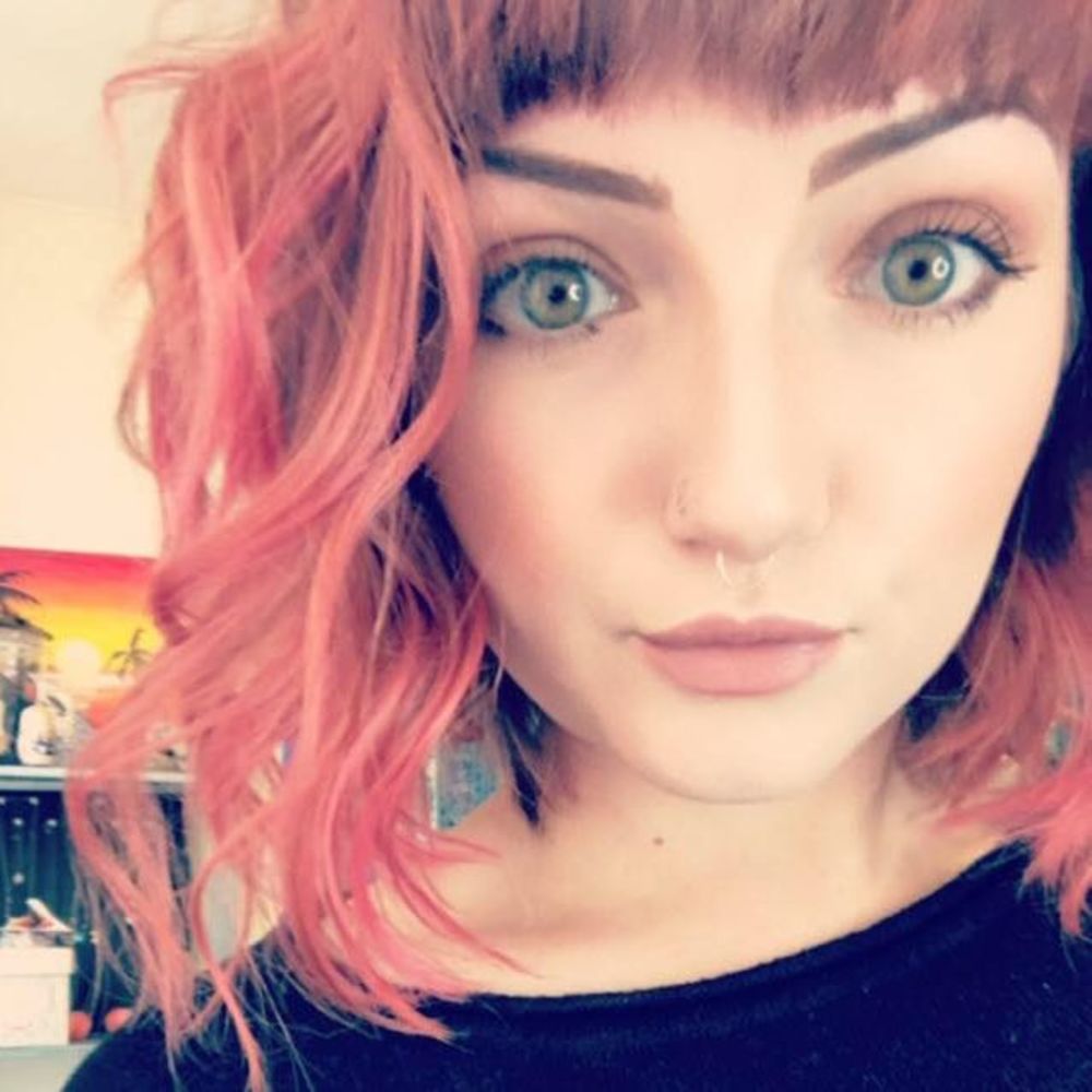 Meet your Posher, Joelle